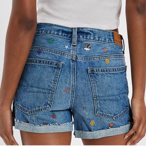 American Eagle AE Rainbow Embroidered 90's Boyfriend Pride Denim Shorts Sz 4 - Picture 3 of 8